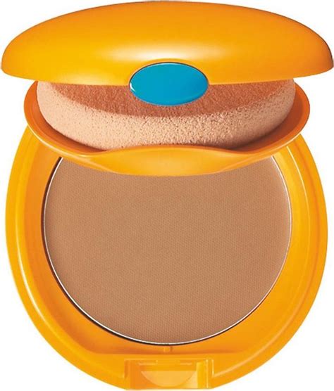 Tanning Compact Foundation .